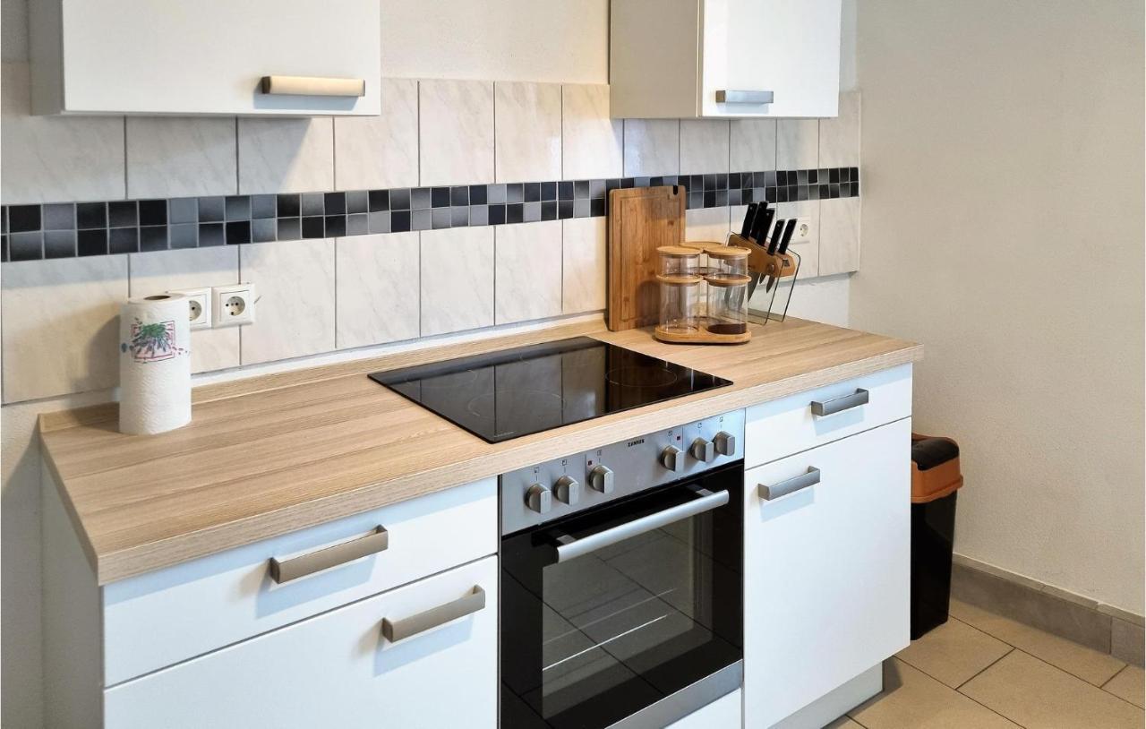 2 Bedroom Cozy Apartment In Kloetze Klotze Exteriör bild